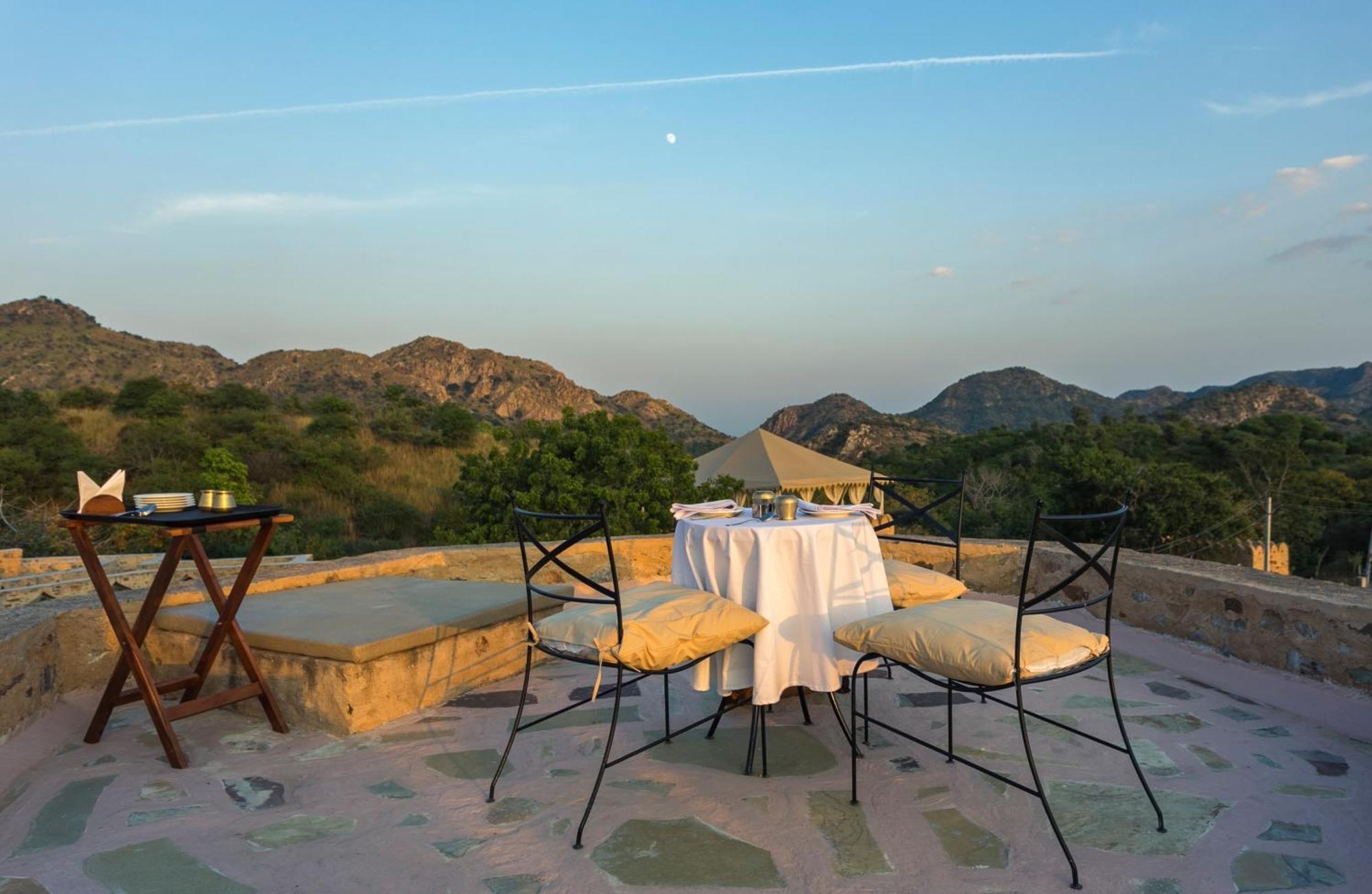 Manmatha A Luxury Retreat Bed and Breakfast Udaipur Buitenkant foto